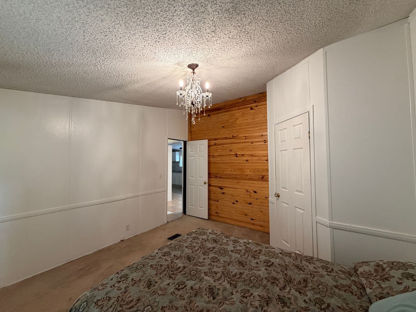 Shreveport House: 7810 West Lakeshore