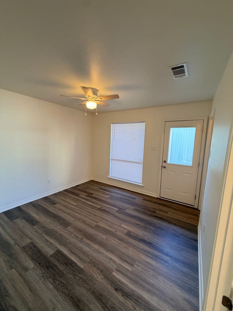 Bossier City House: 5705 East Texas Street