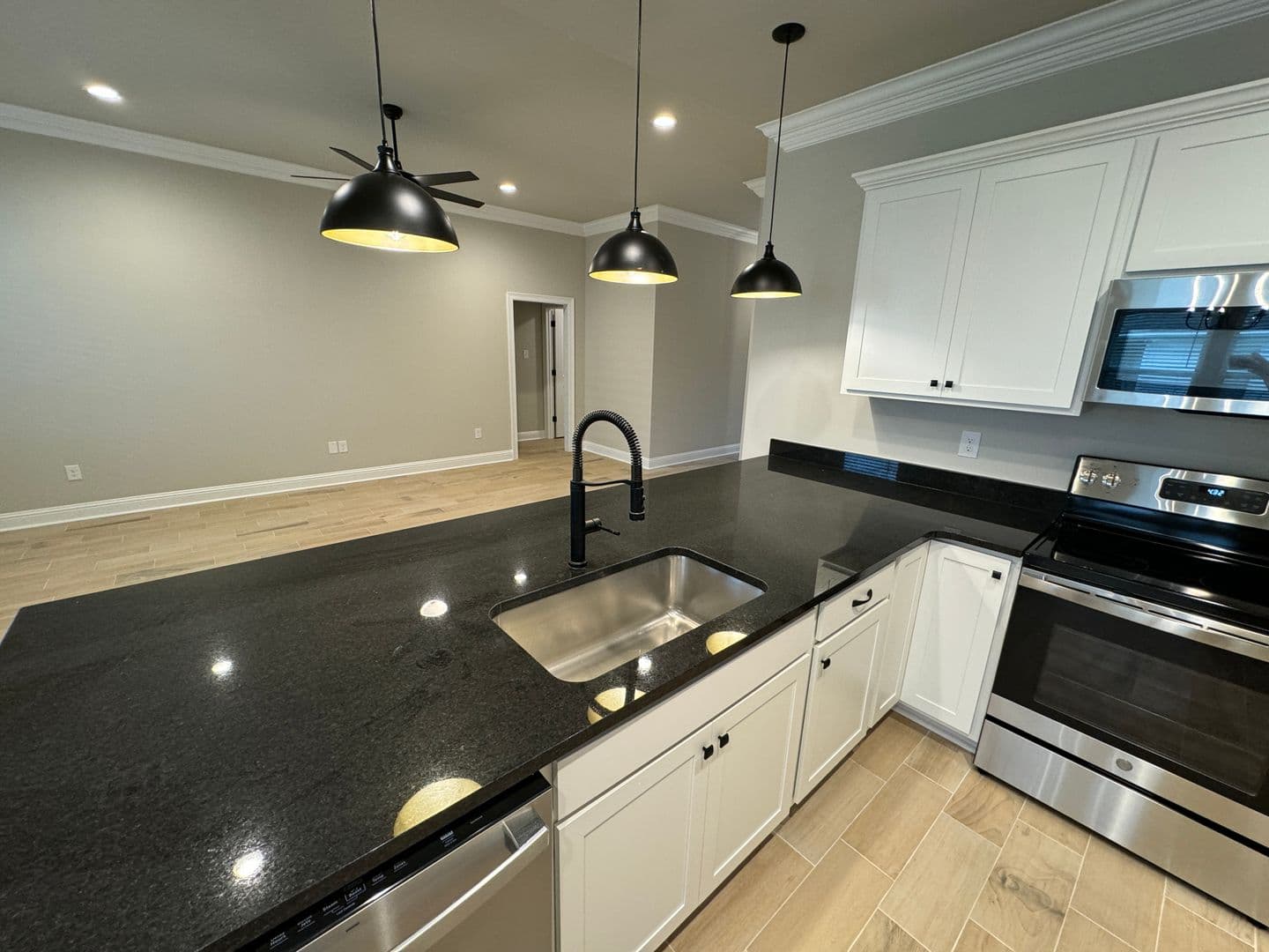 Haughton House: 607 Cabernet Court