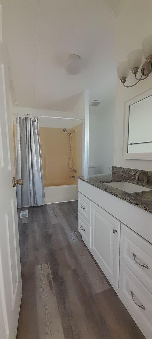 California City House: 21801 69th St