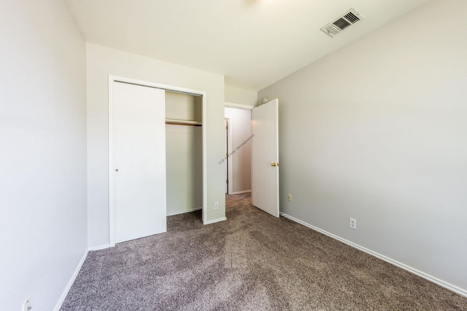 Austin House: 15102 Nuttall Dr
