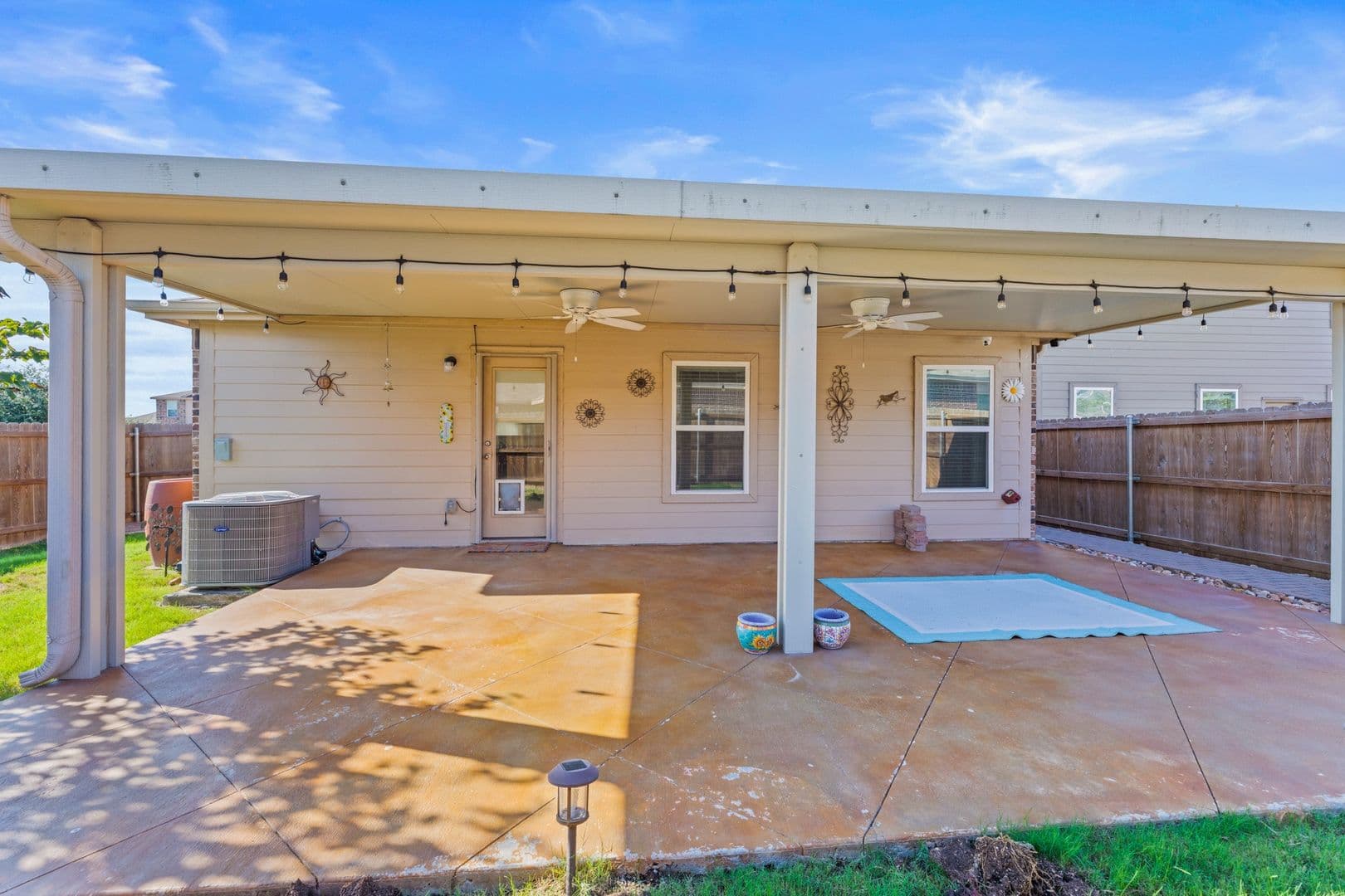 Manor House: 19824 Grover Cleveland Way