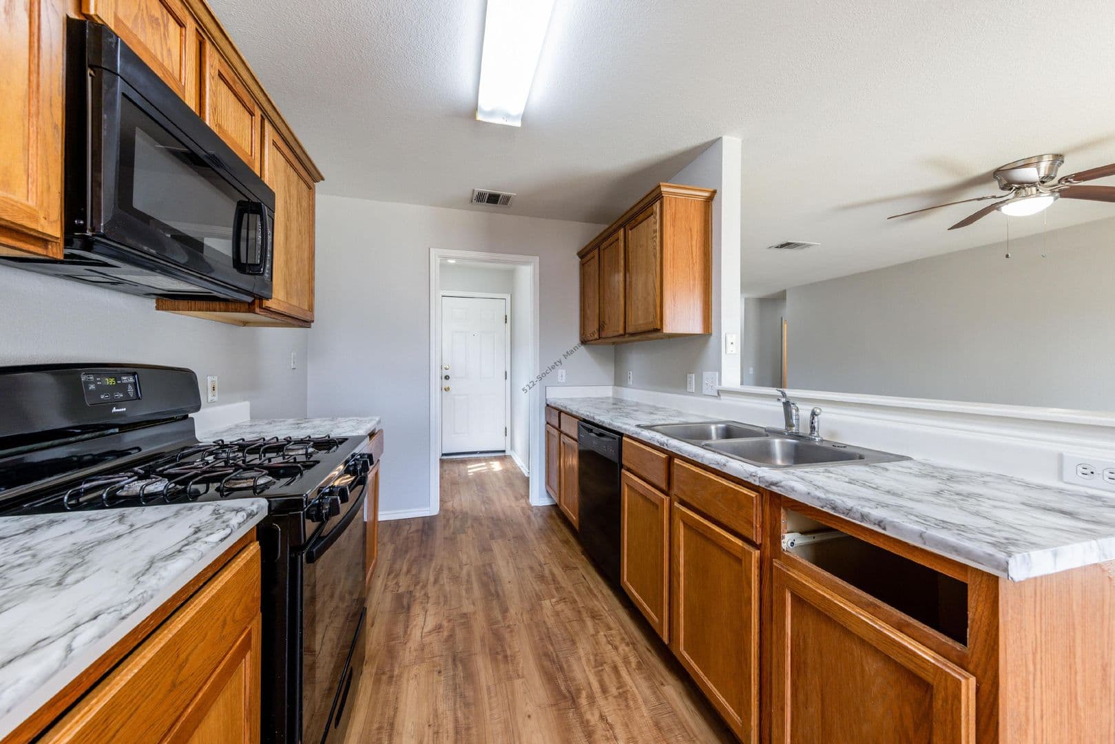 Austin House: 15102 Nuttall Dr
