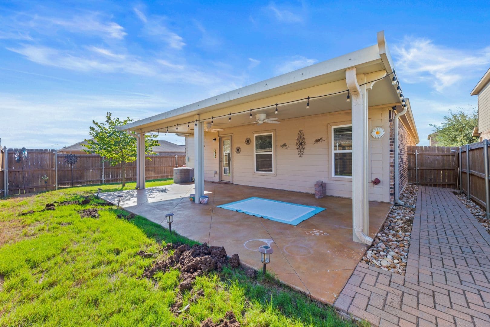 Manor House: 19824 Grover Cleveland Way