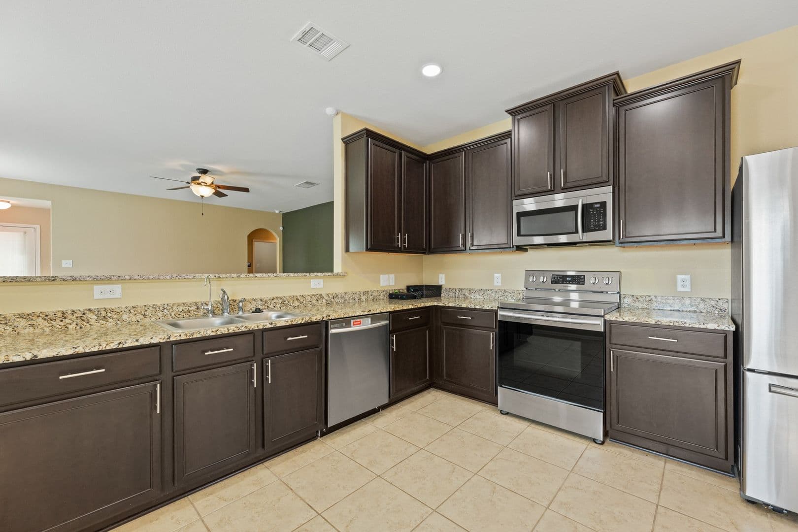 Manor House: 19824 Grover Cleveland Way