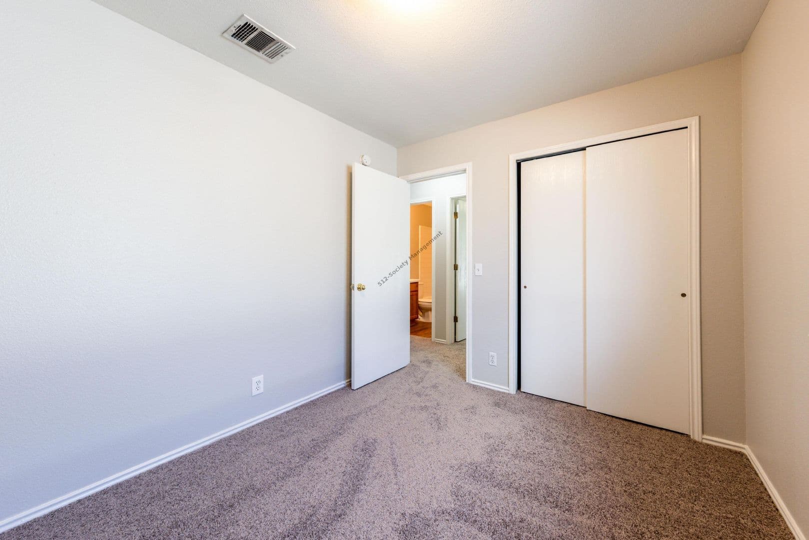 Austin House: 15102 Nuttall Dr