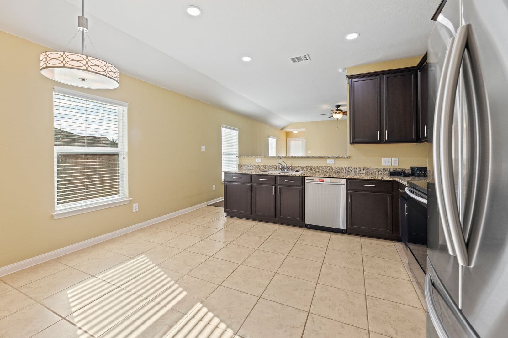 Manor House: 19824 Grover Cleveland Way