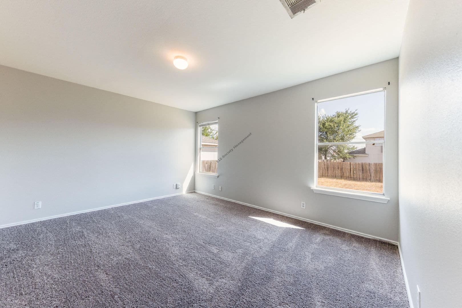 Austin House: 15102 Nuttall Dr