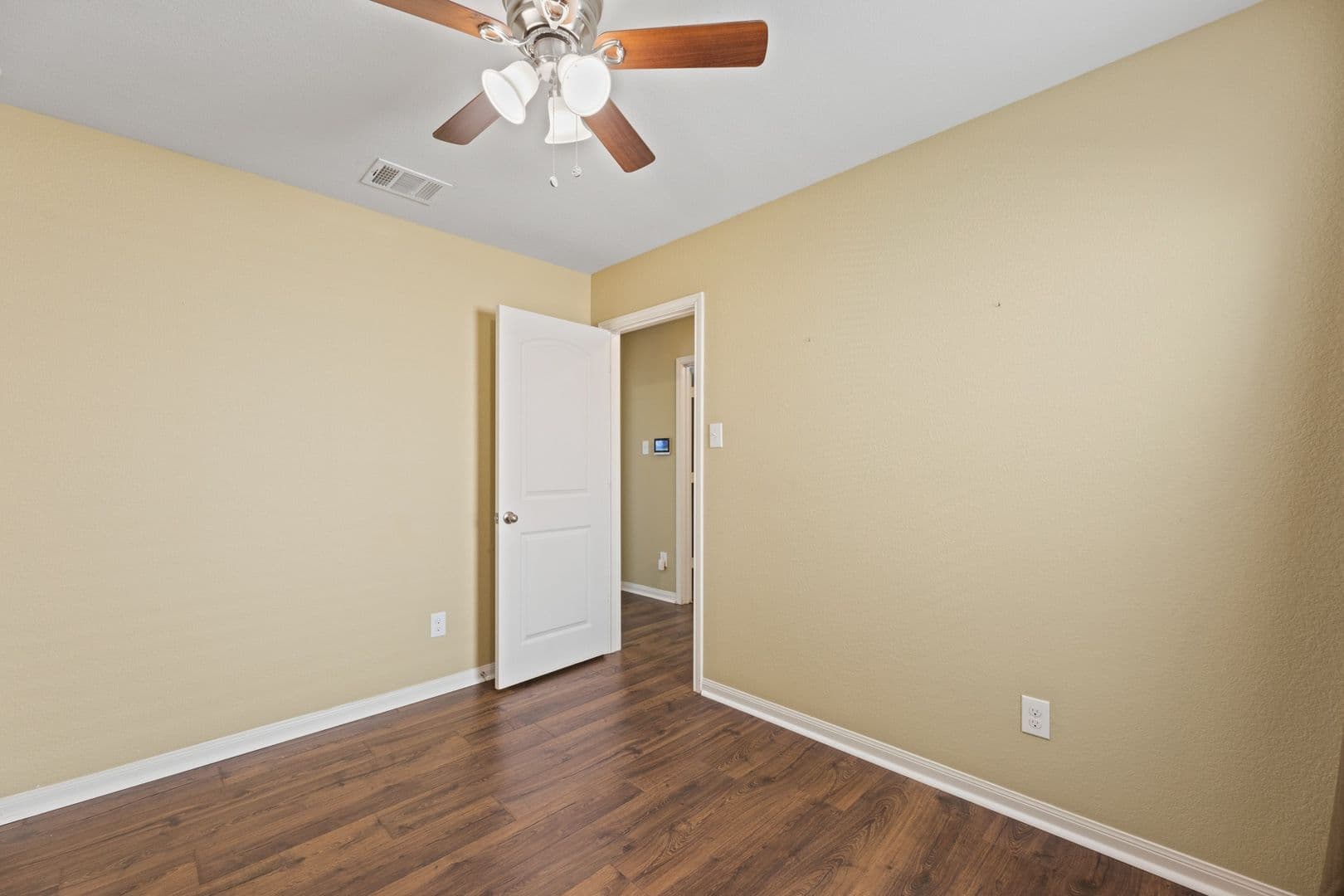 Manor House: 19824 Grover Cleveland Way