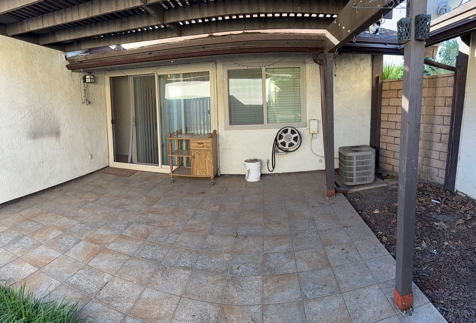 Riverside Condo: 4224 Donald Avenue