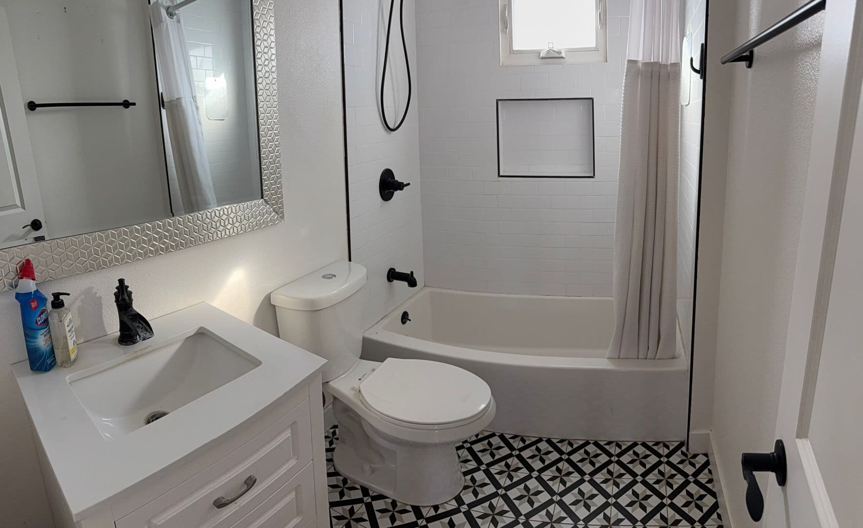 Riverside House: 3862 McKenzie Street