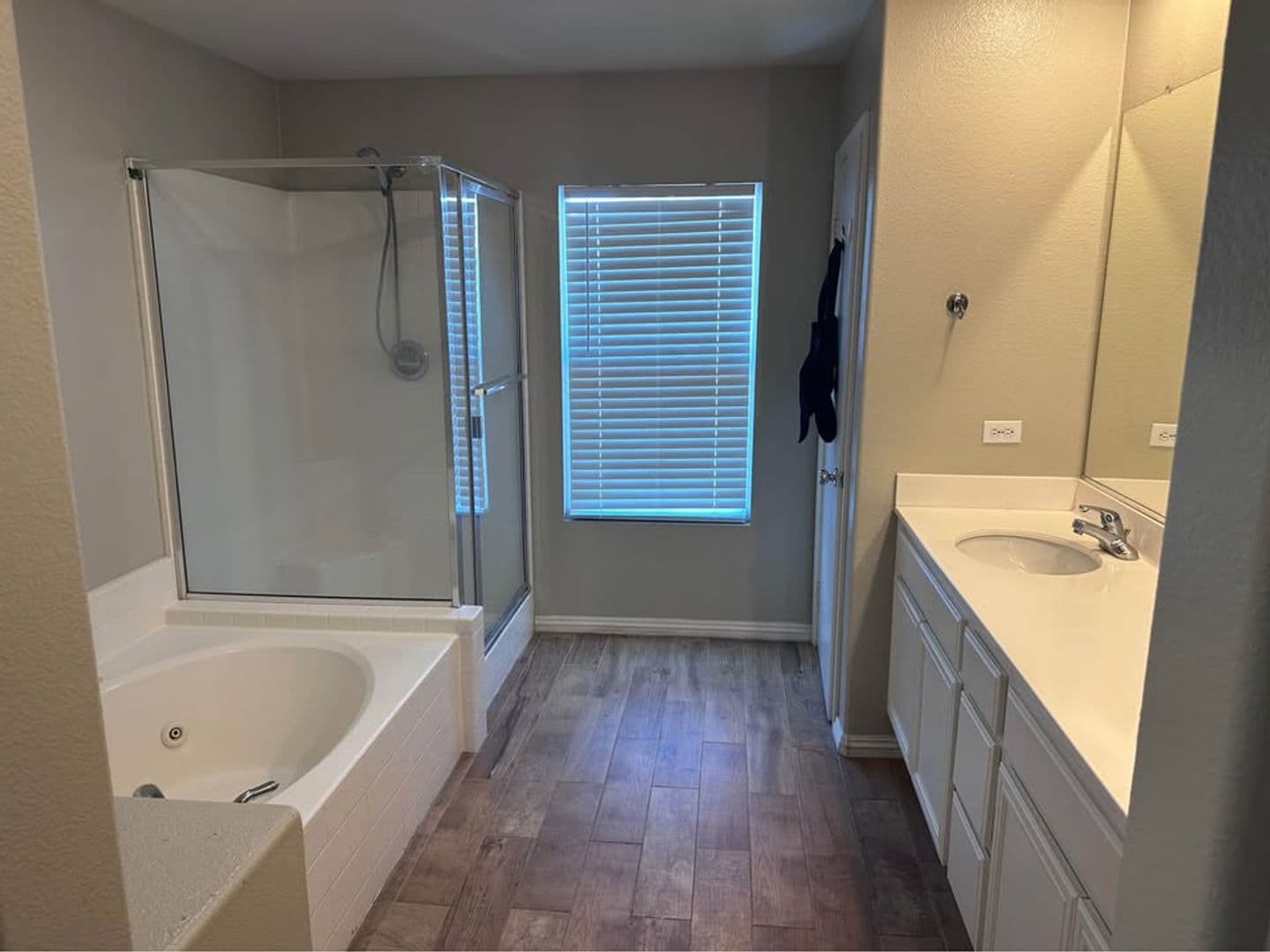 Riverside House: 4575 Bianca Way