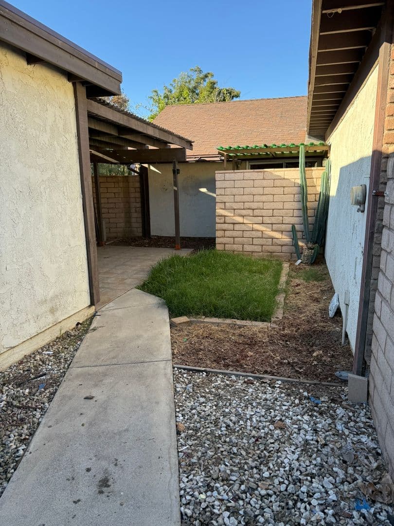 Riverside Condo: 4224 Donald Avenue