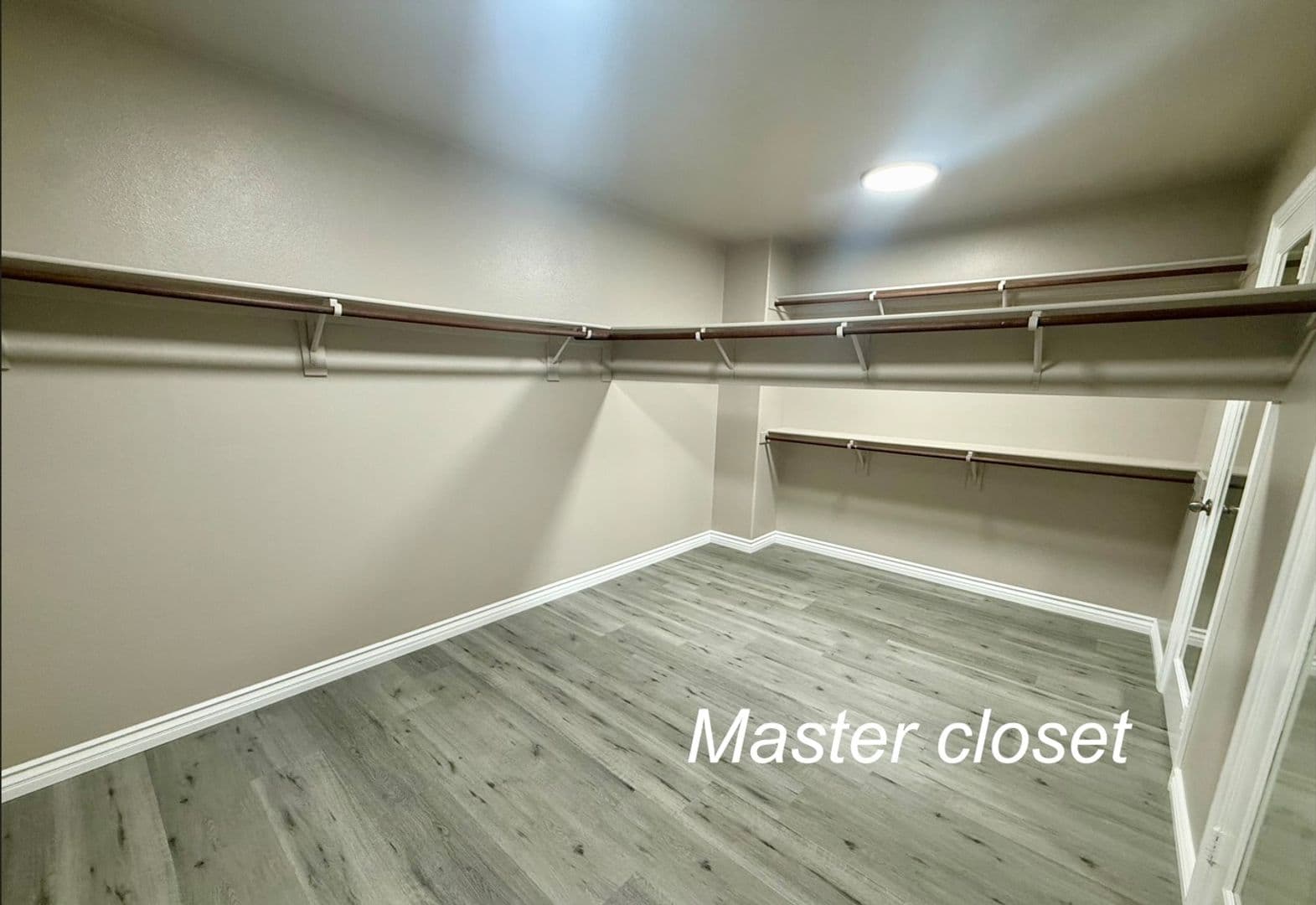 Perris House: 1940 Sugar Maple Ln