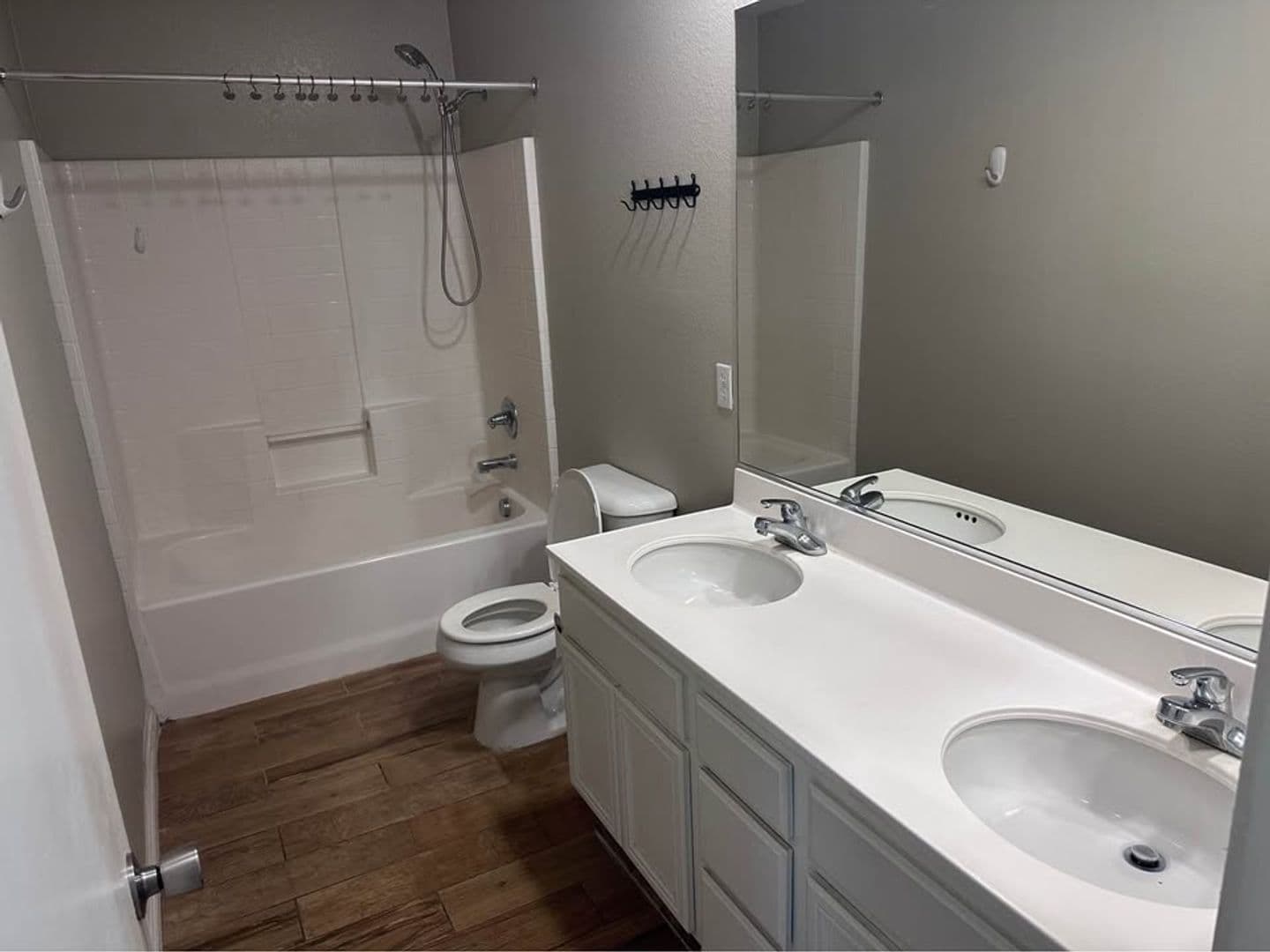 Riverside House: 4575 Bianca Way