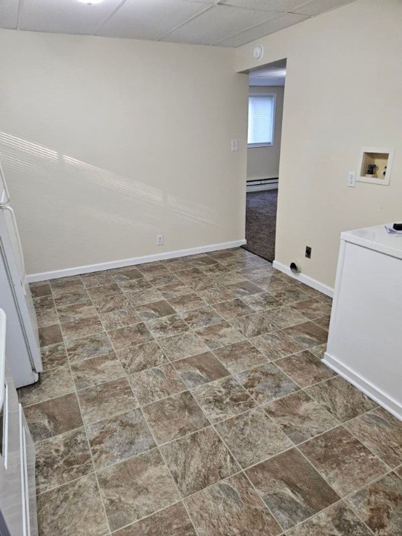Farmington Apartment: 2, 8 & 10 S. Fleming St
