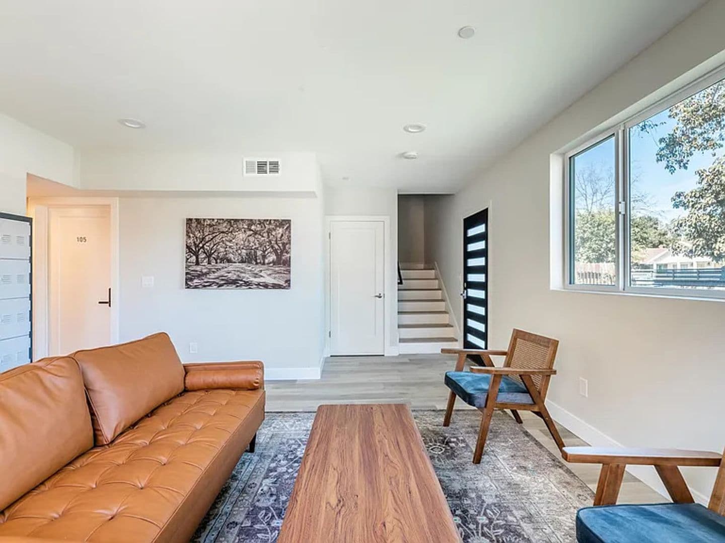 Los Angeles Apartment: 1458 W 37th Pl