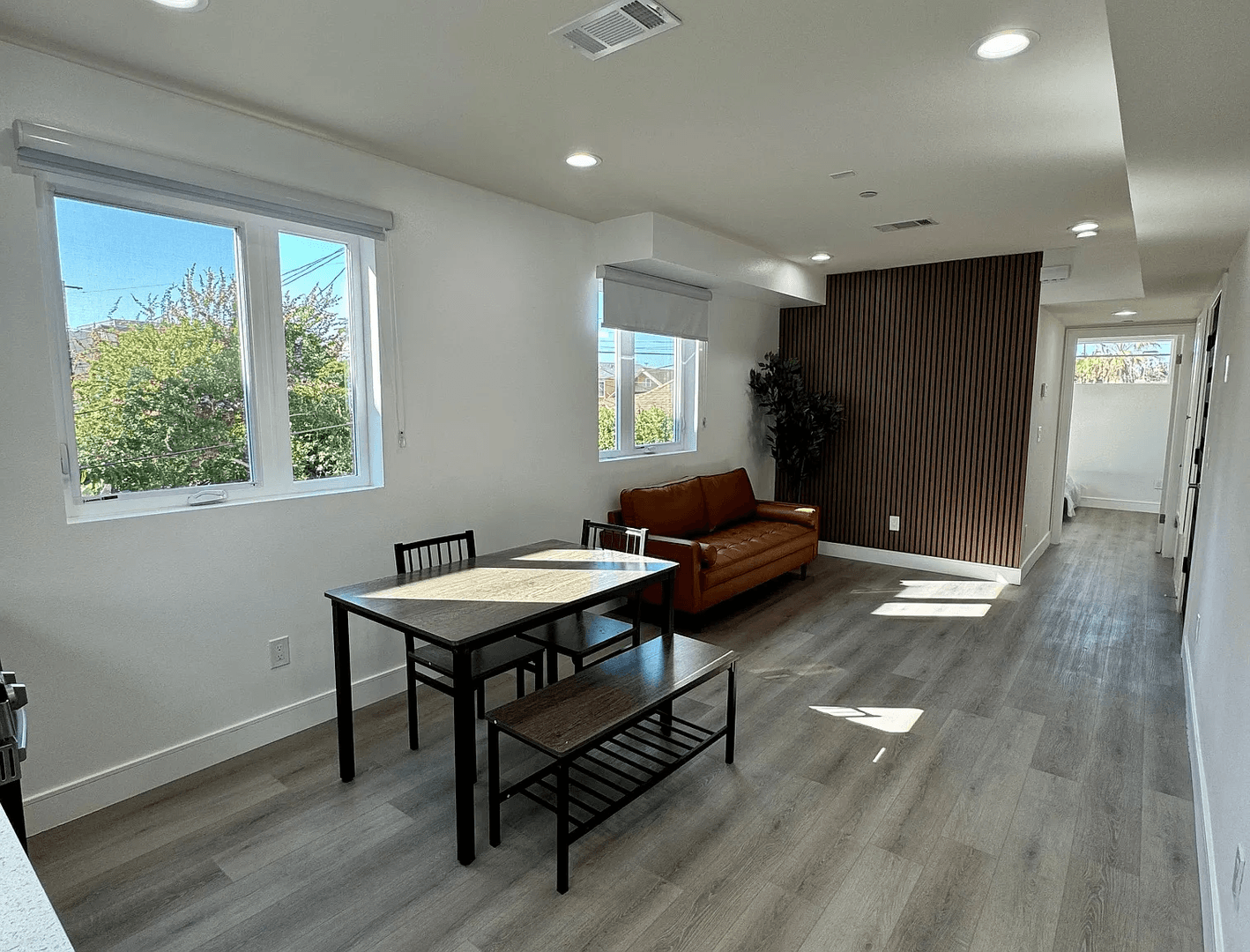Los Angeles Apartment: 1269 W 36th St.