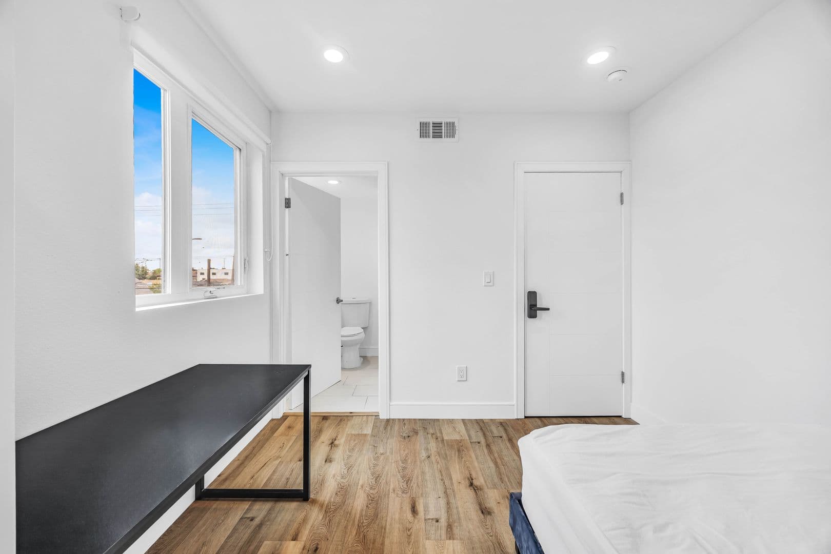 Los Angeles Apartment: 1543 W. 37th Pl
