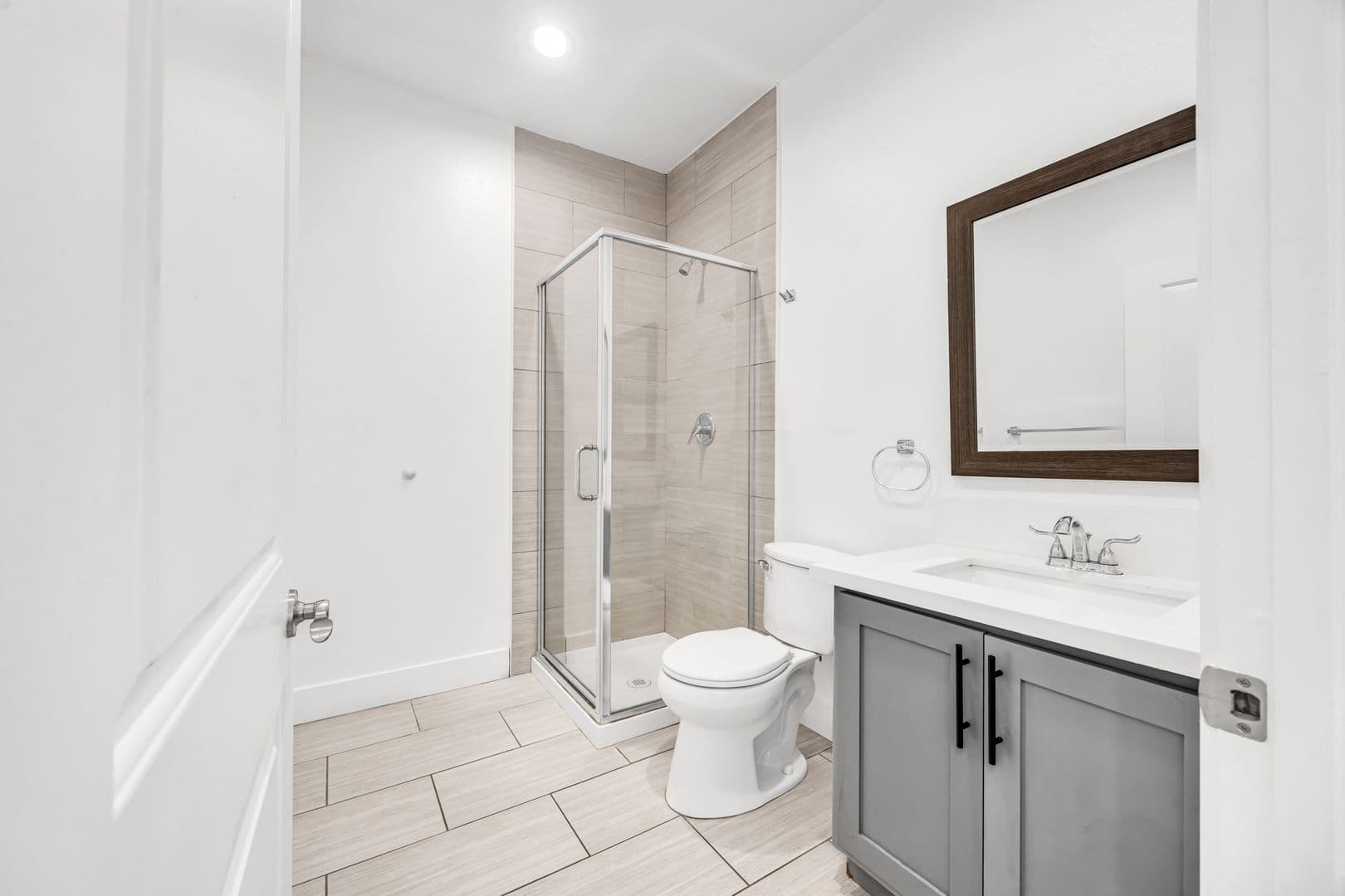 LOS ANGELES Apartment: 1235 w 37th pl