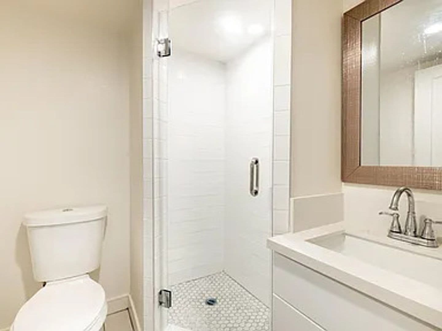 Los Angeles Apartment: 1458 W 37th Pl