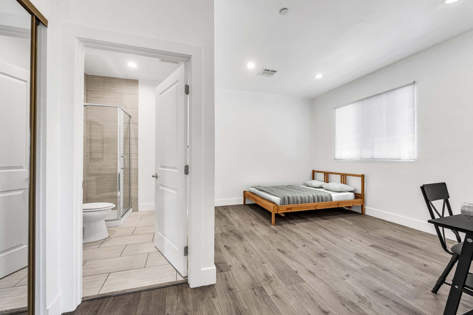LOS ANGELES Apartment: 1235 w 37th pl