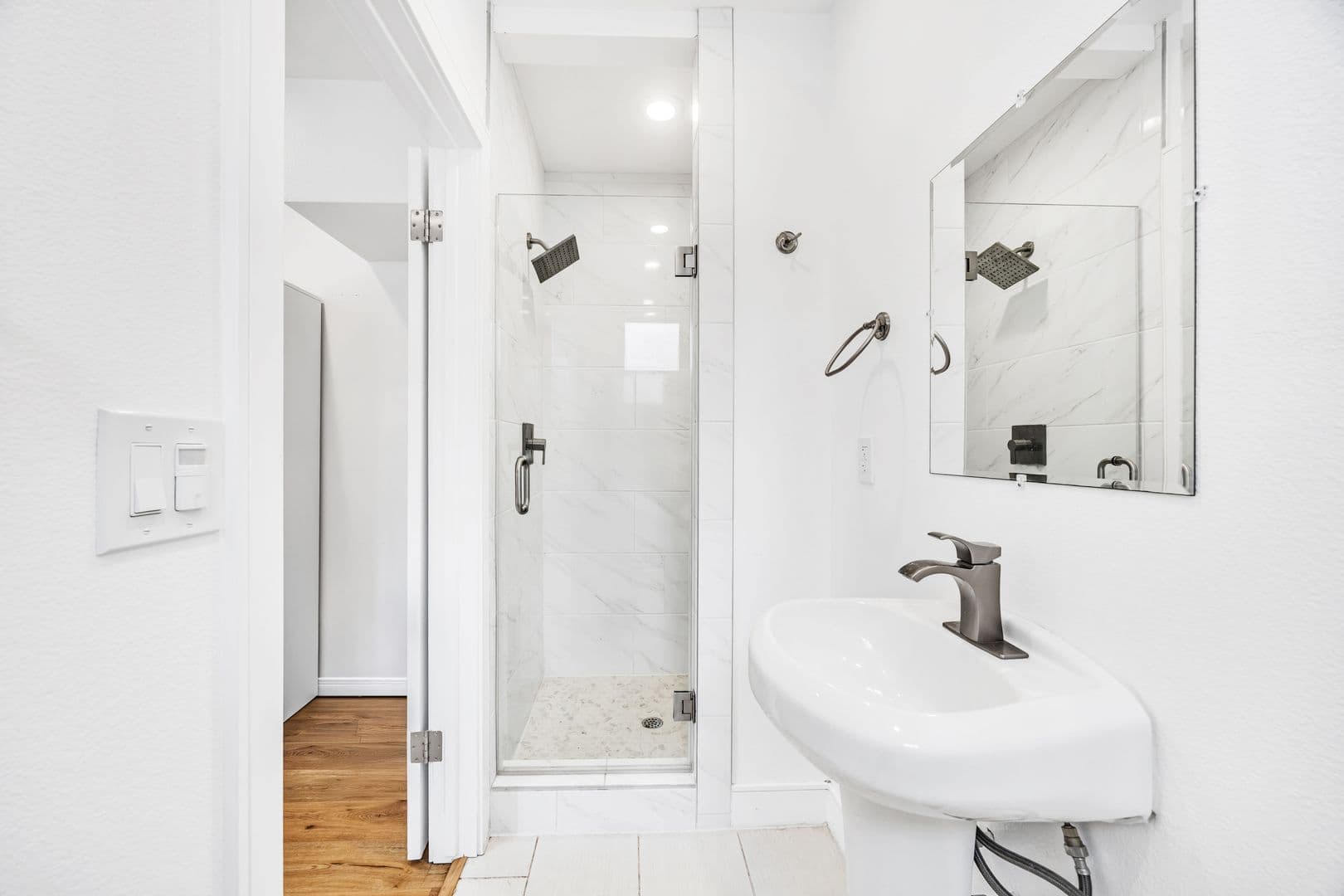 Los Angeles Apartment: 1543 W. 37th Pl