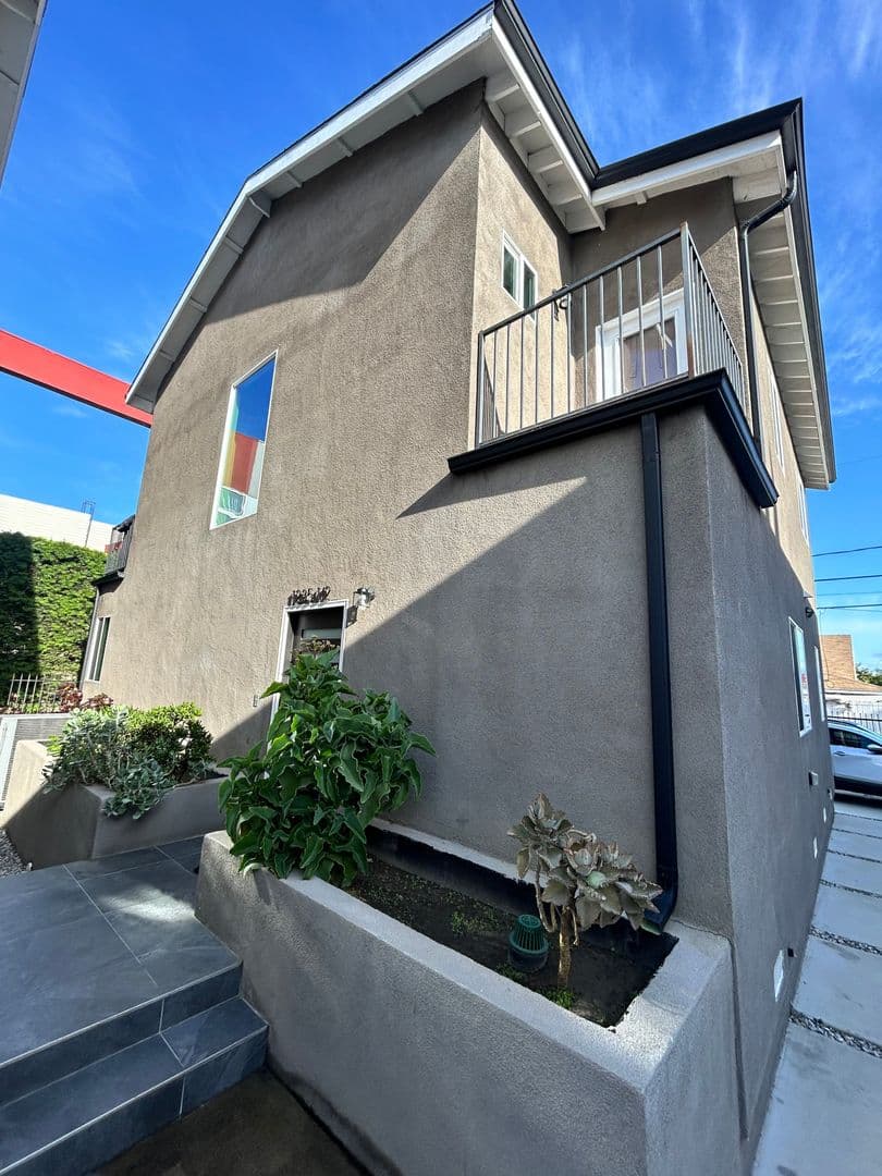 LOS ANGELES Apartment: 1235 w 37th pl