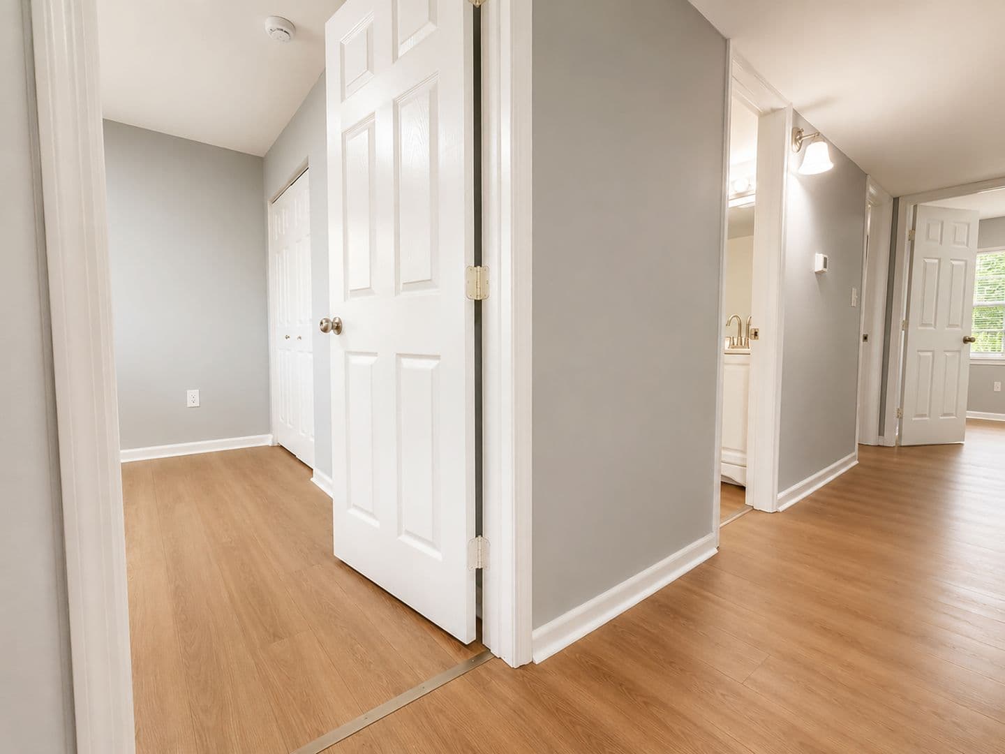 Fairfield Apartment: 412 Fairfax Drive