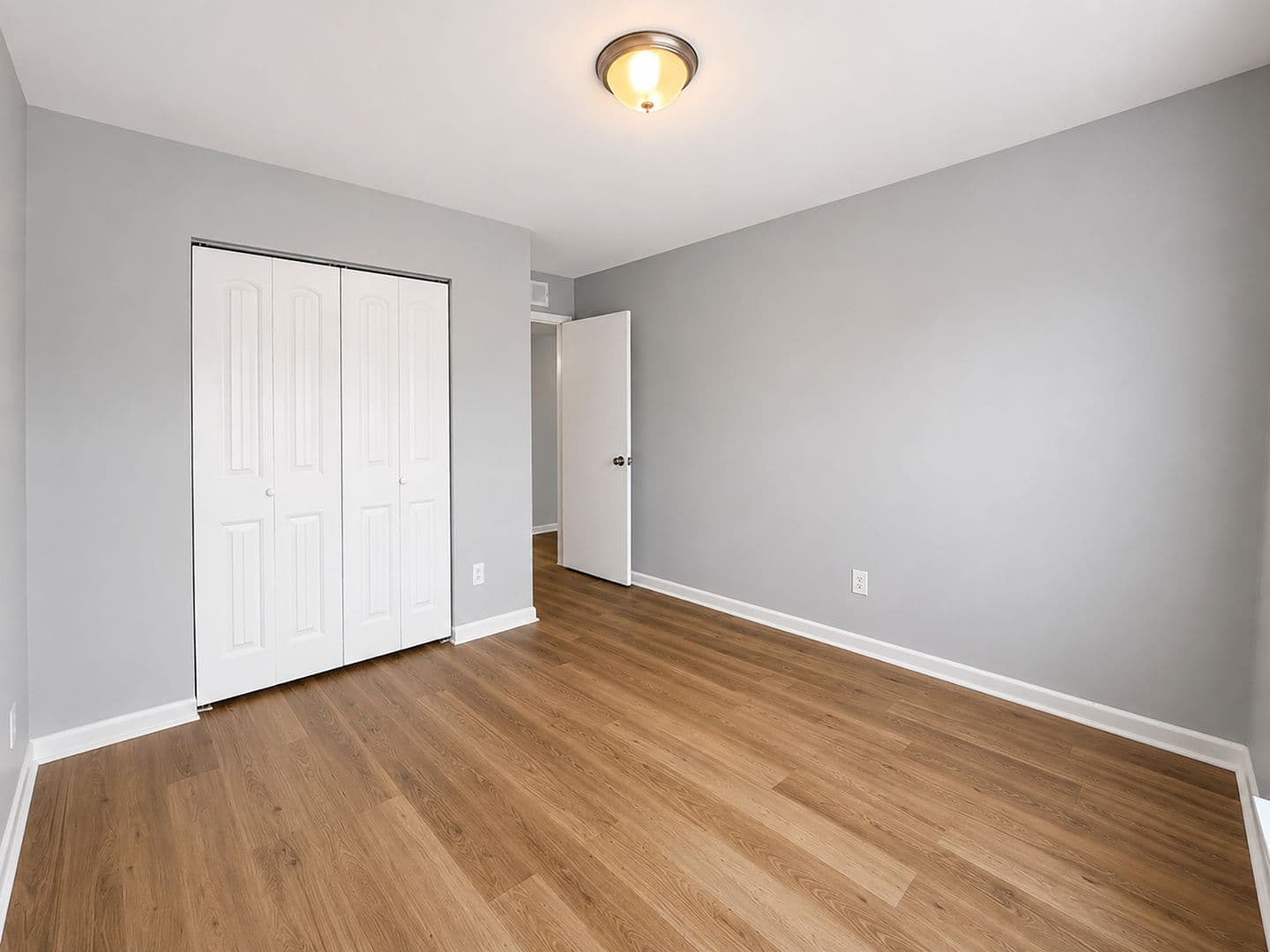 Fairfield Apartment: 412 Fairfax Drive