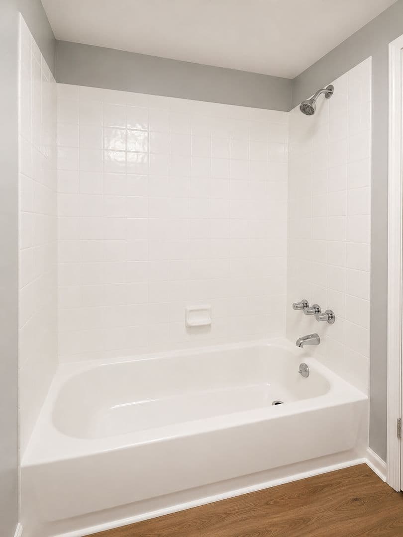 Fairfield Apartment: 412 Fairfax Drive