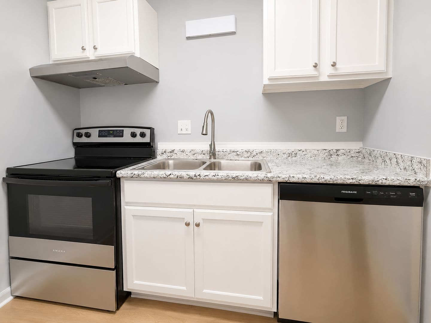 Fairfield Apartment: 412 Fairfax Drive