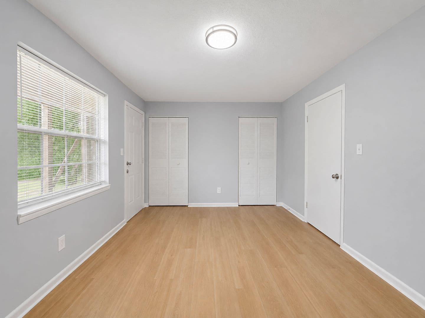 Fairfield Apartment: 412 Fairfax Drive