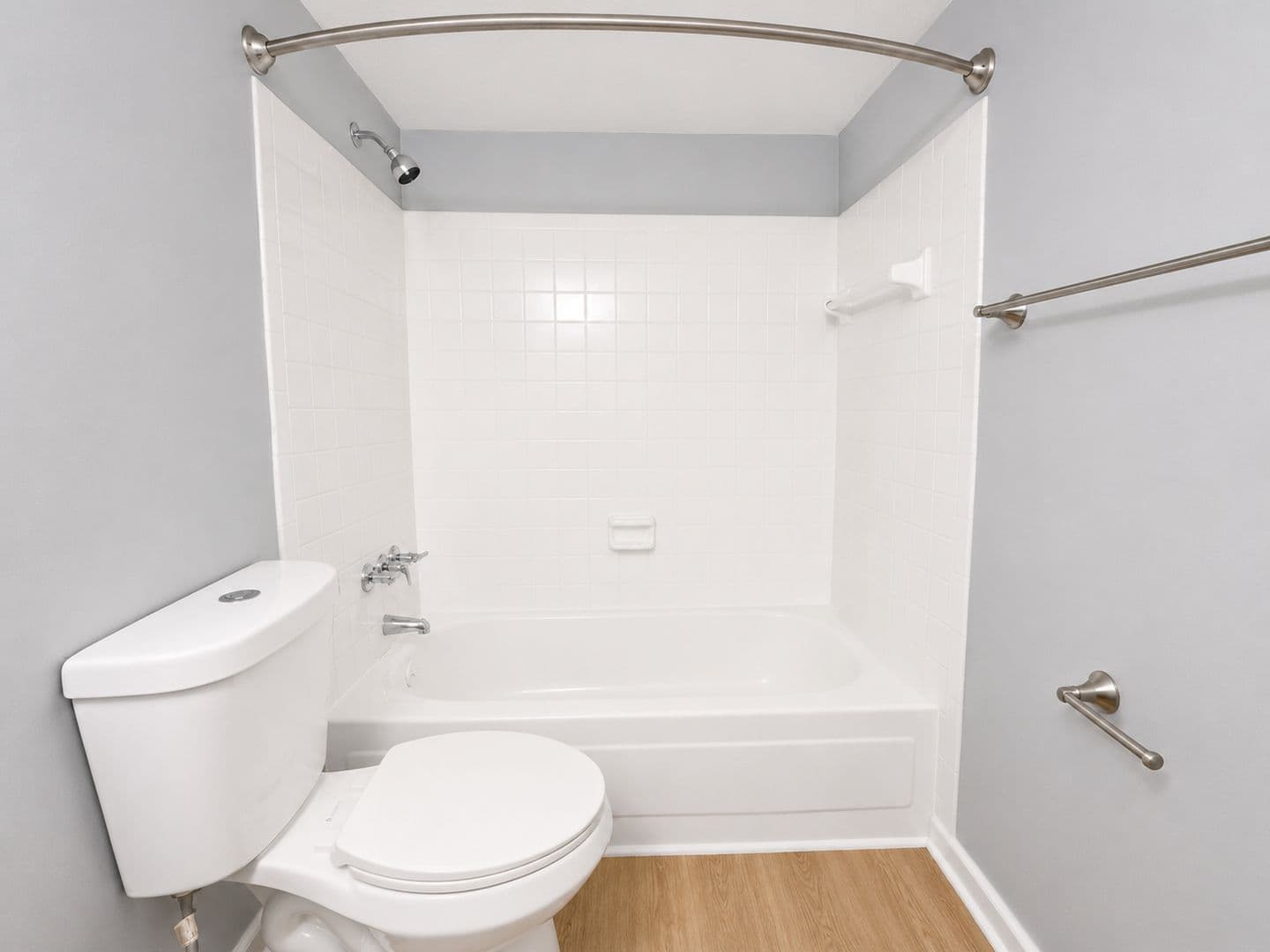 Fairfield Apartment: 412 Fairfax Drive