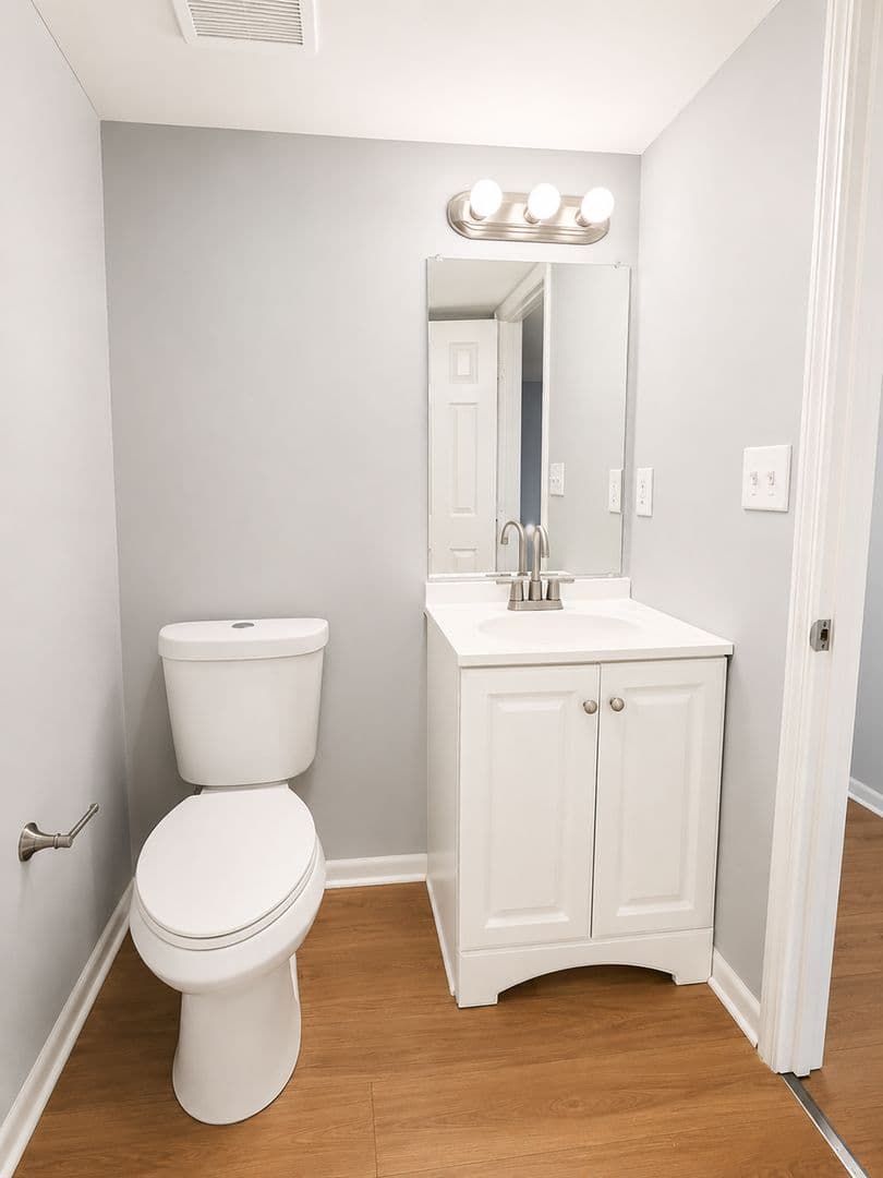 Fairfield Apartment: 412 Fairfax Drive