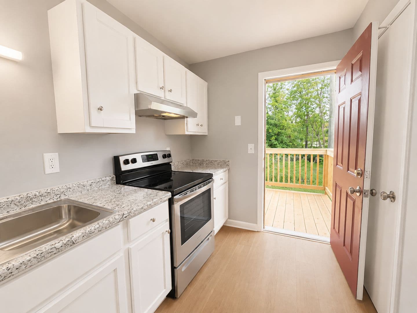 Fairfield Apartment: 412 Fairfax Drive