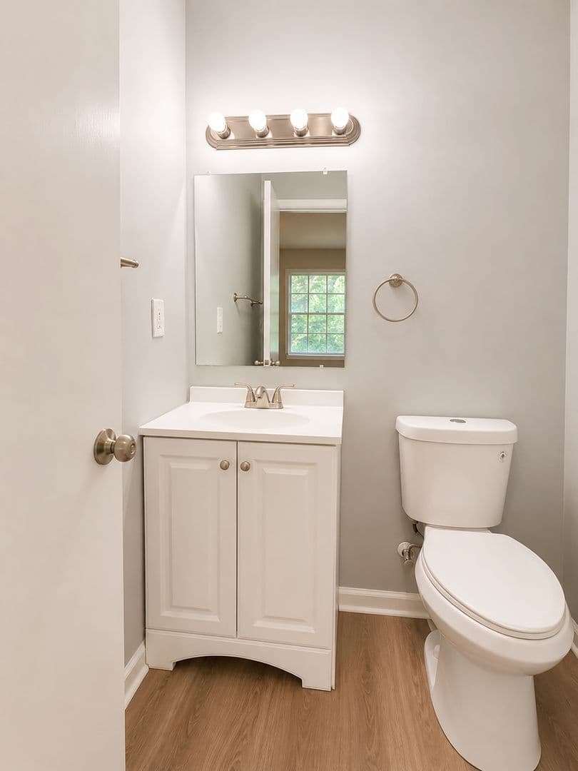 Fairfield Apartment: 412 Fairfax Drive