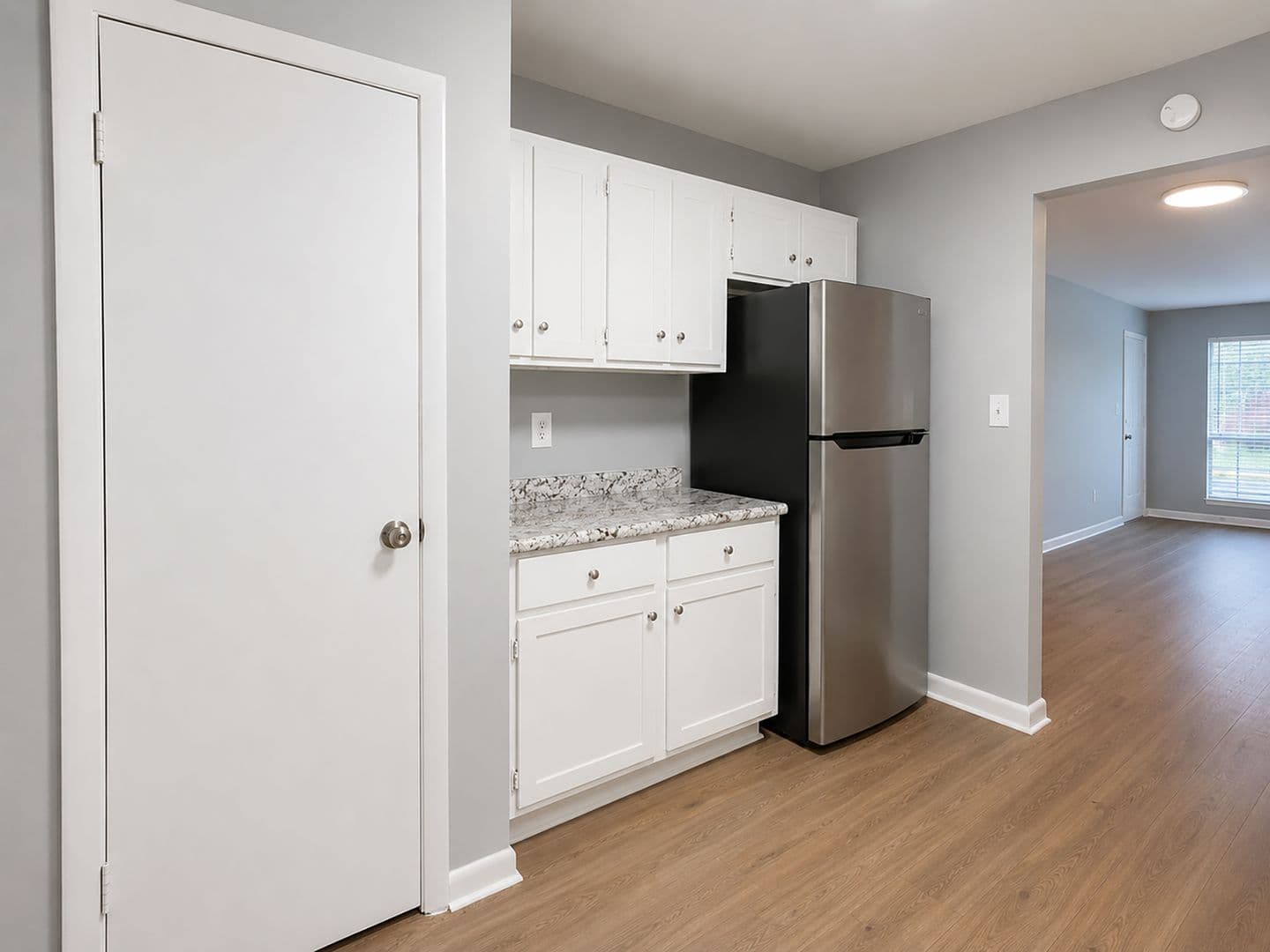 Fairfield Apartment: 412 Fairfax Drive