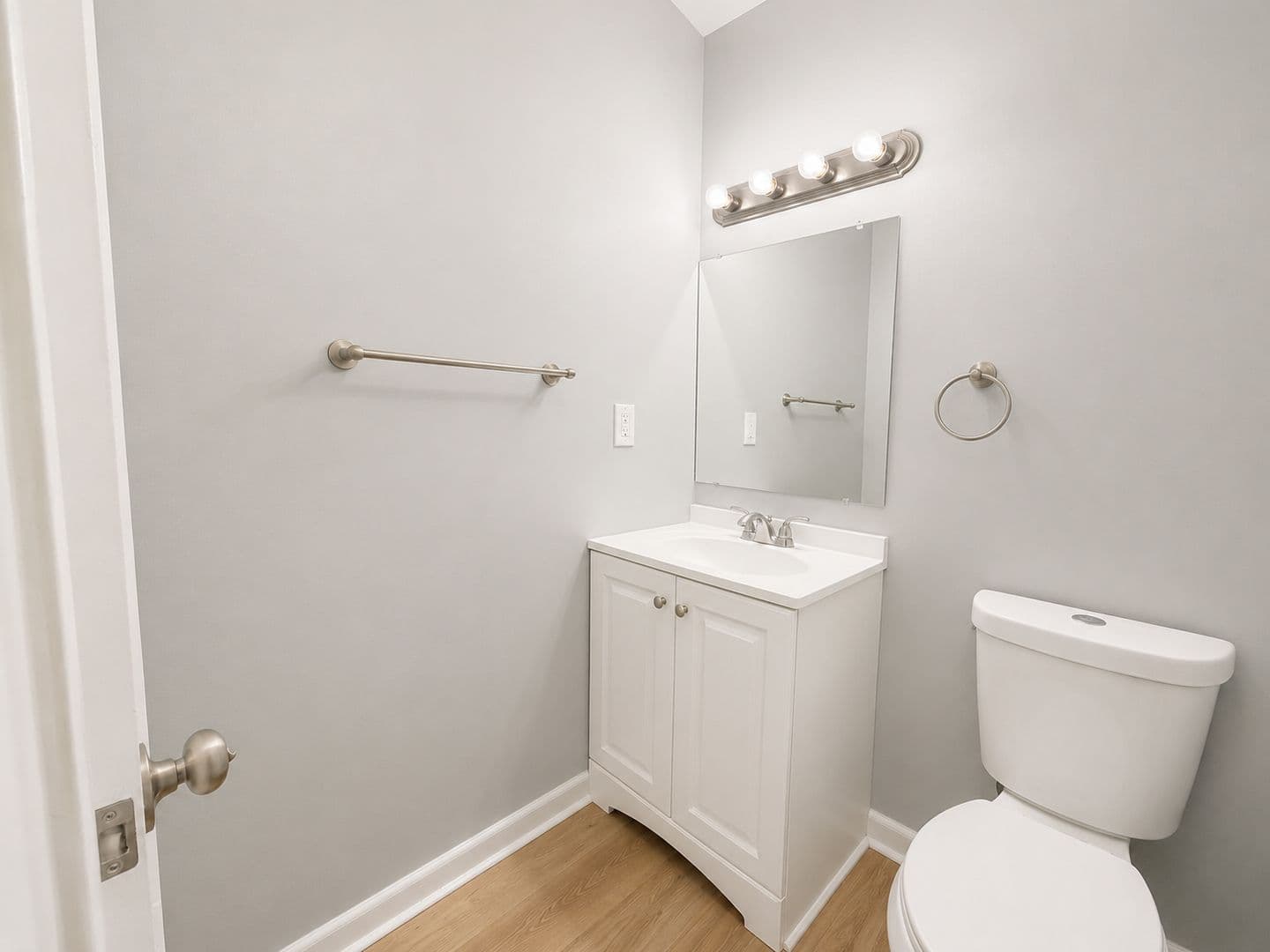 Fairfield Apartment: 412 Fairfax Drive
