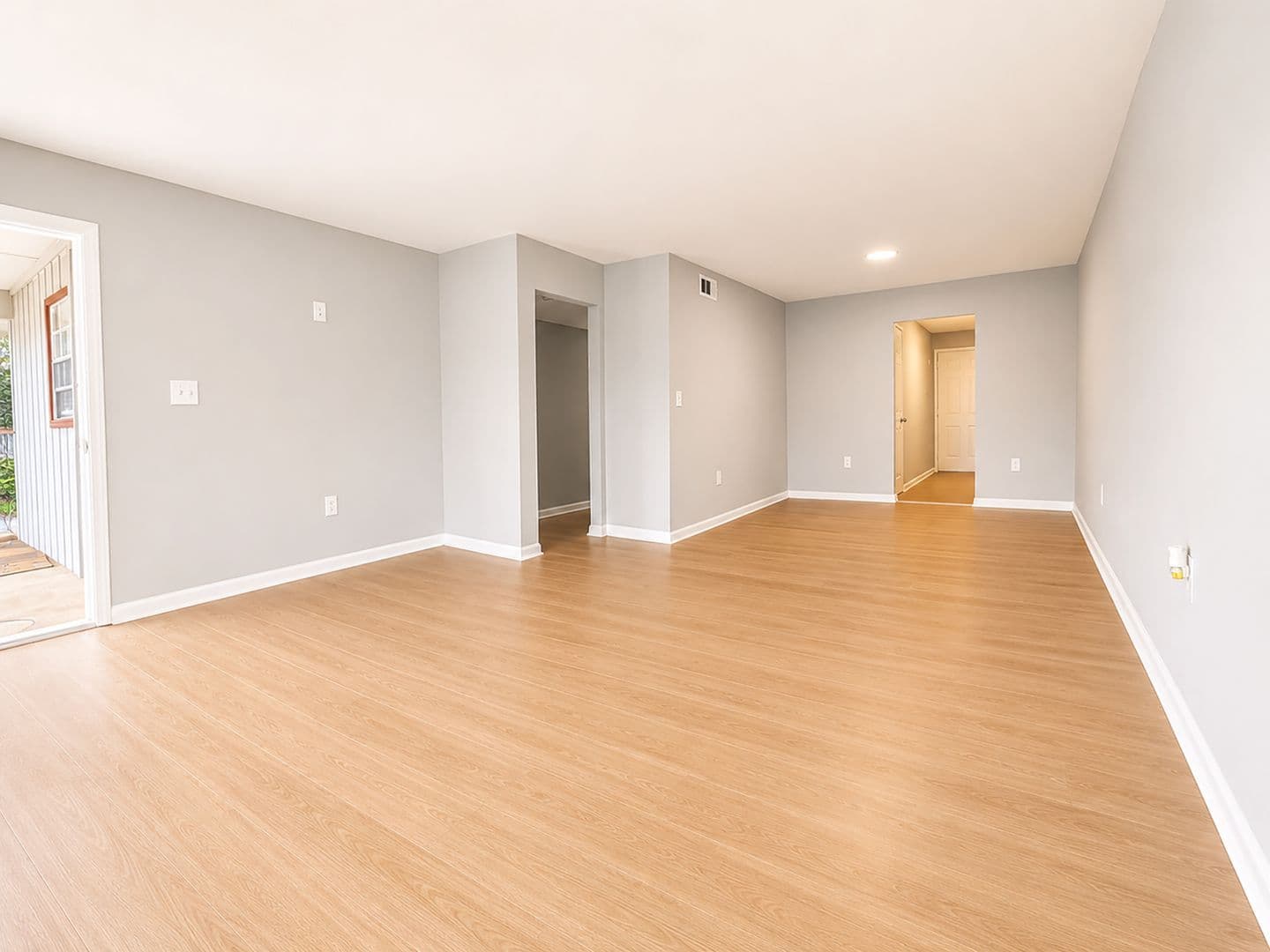 Fairfield Apartment: 412 Fairfax Drive
