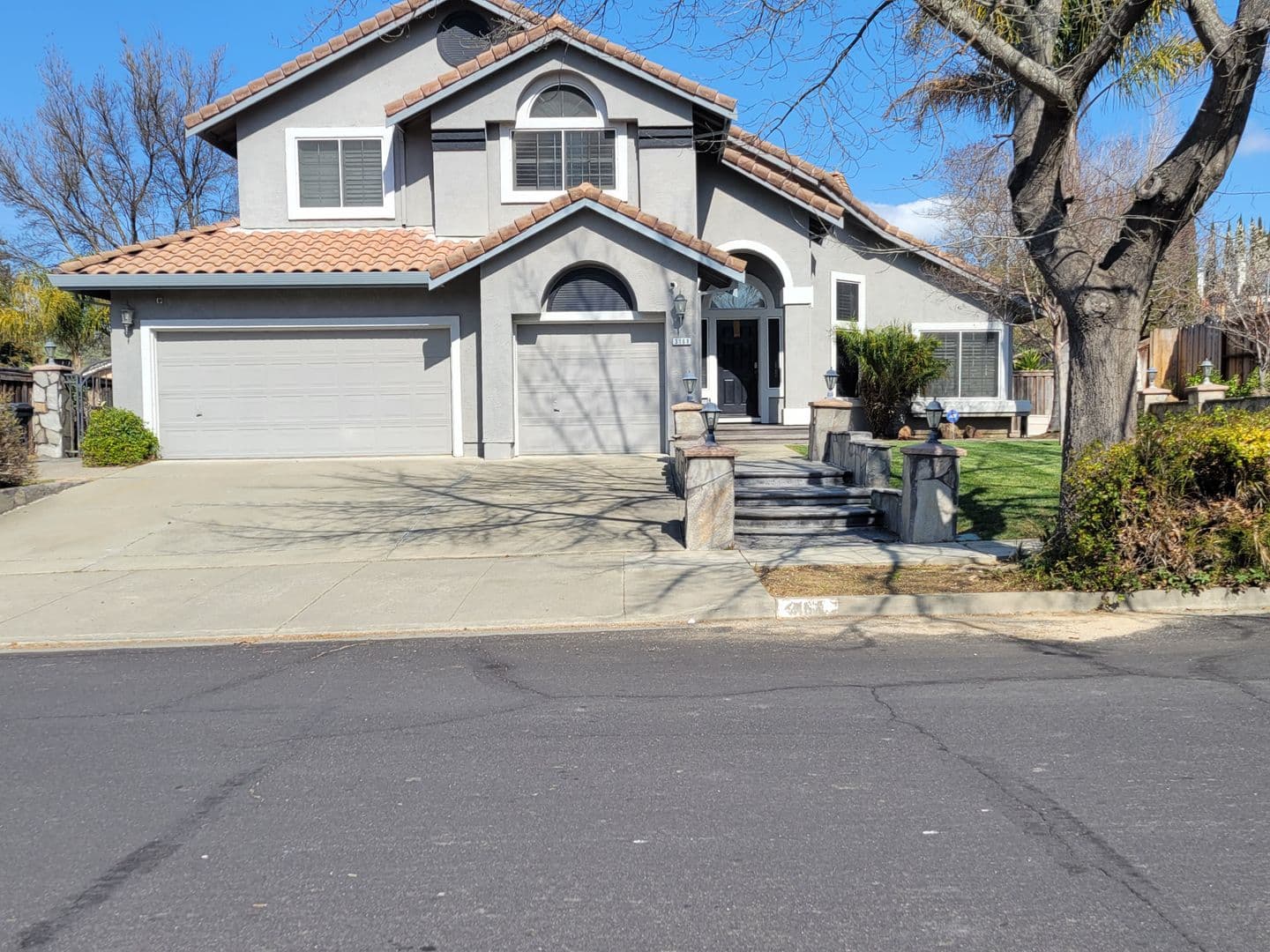 Fairfield House: 3168 Orchard View