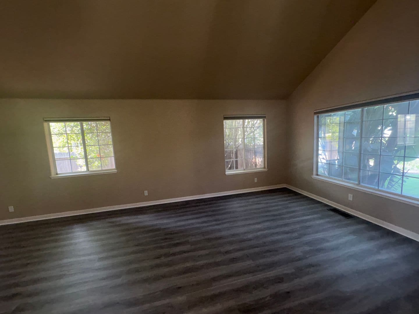Fairfield House: 3426 Glen Ellen Dr