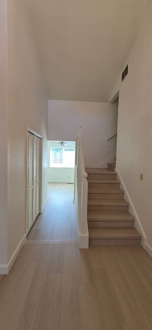 Fairfield House: 5023 Oakbrook Cir