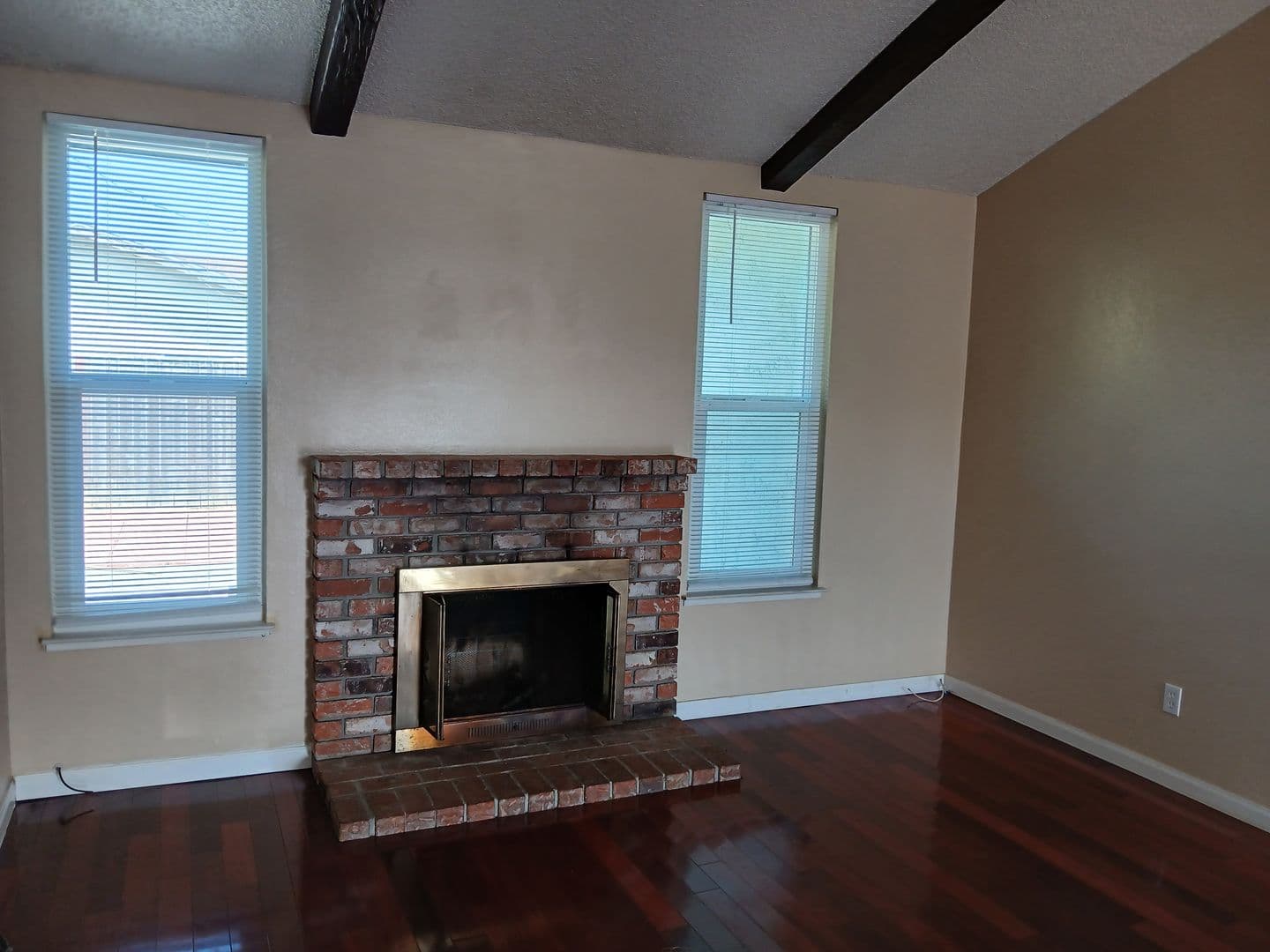 Vallejo House: 400 Mokelumne Drive