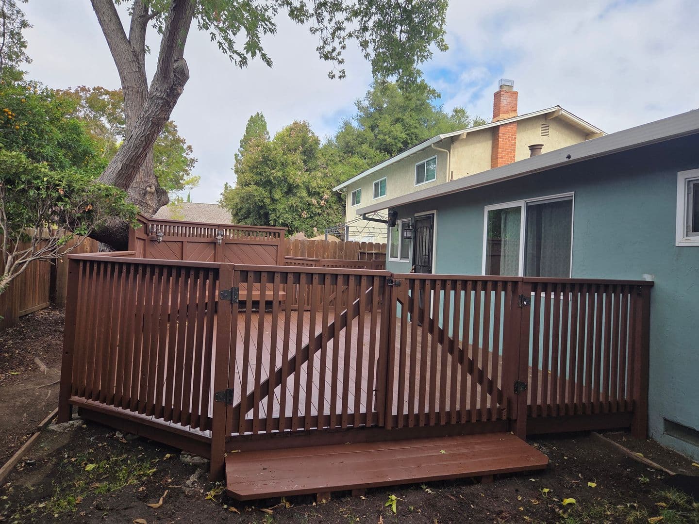 Fairfield House: 2827 Owens St