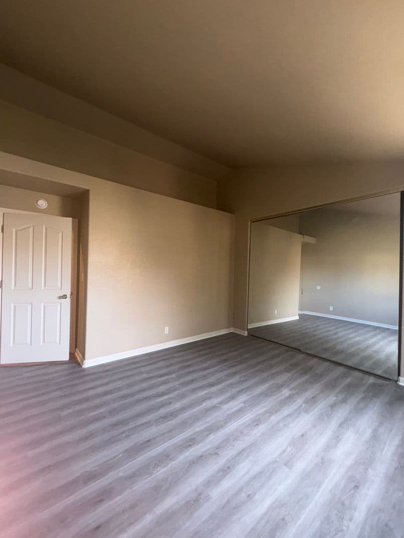 Fairfield House: 3426 Glen Ellen Dr