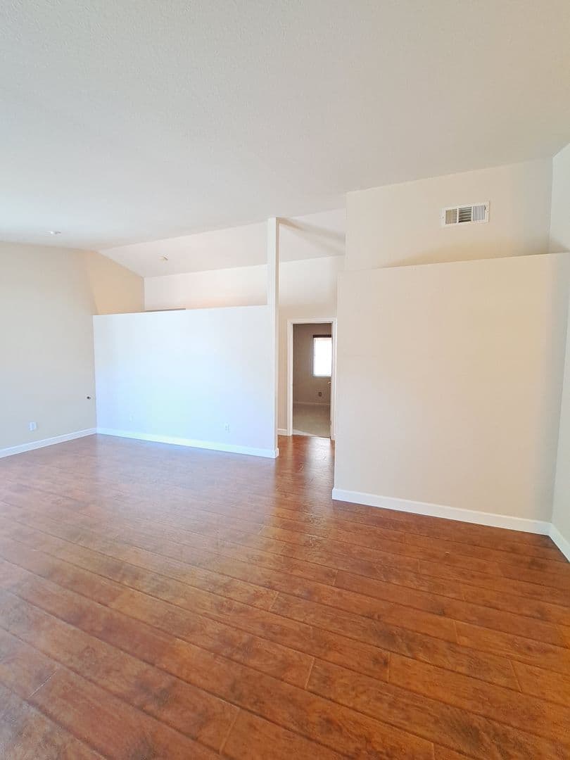 Vacaville House: 354 Bradley Dr.