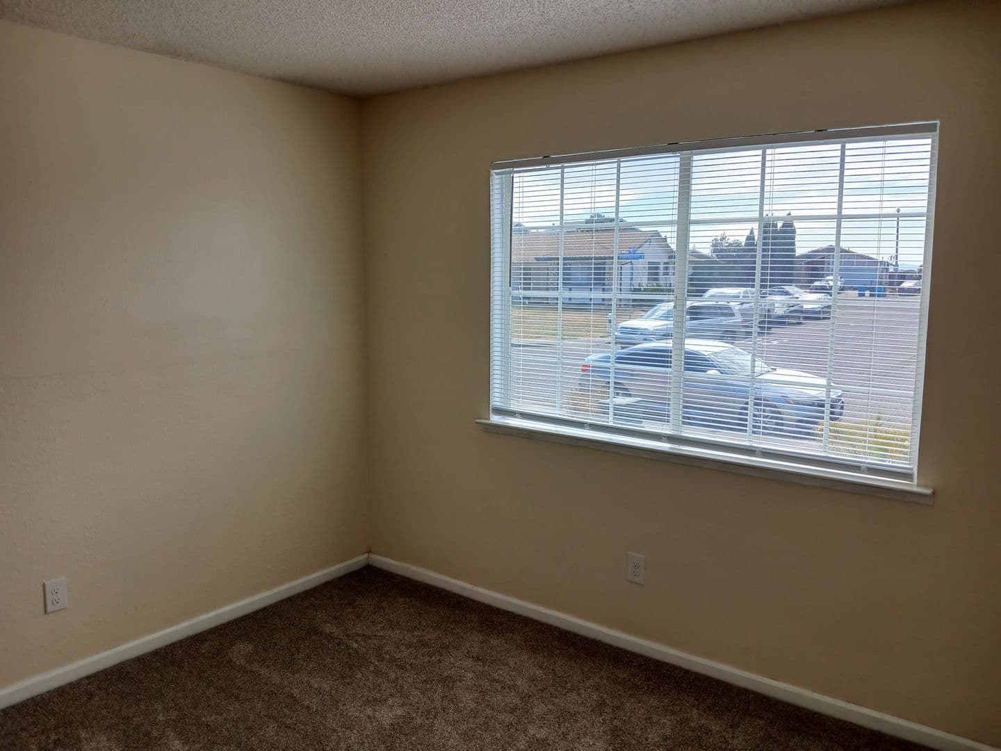 Vallejo House: 400 Mokelumne Drive