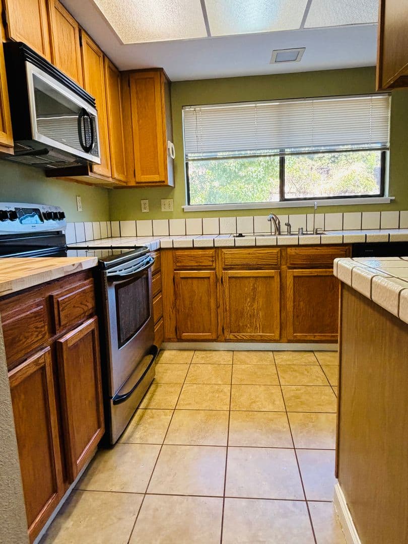 Fairfield House: 2444 Mainsail Ct.