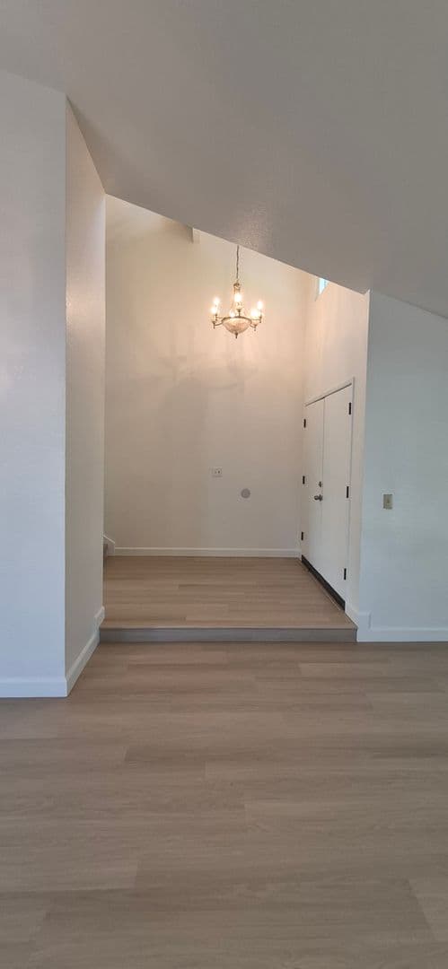 Fairfield House: 5023 Oakbrook Cir